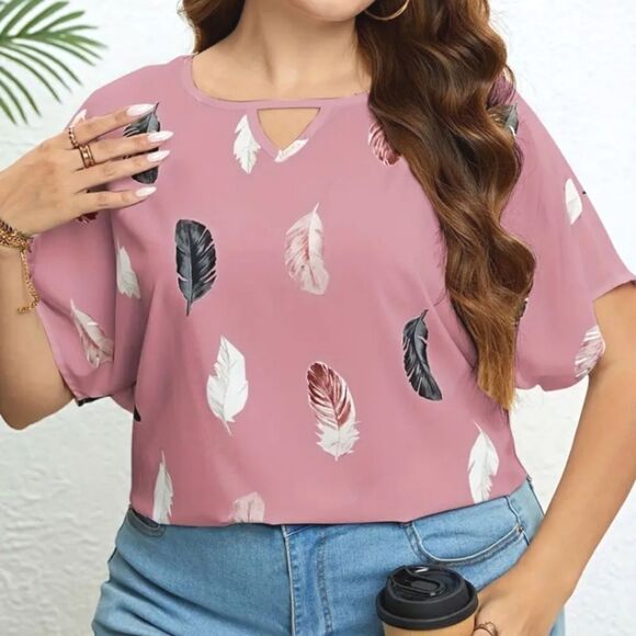 Plus Size Feather Print Cut Out Short Sleeve Top Sz 4X - Picture 2 of 4